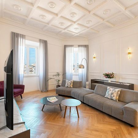 Sjr Luxury Apartment Trevi Fountain โรม ภายนอก รูปภาพ