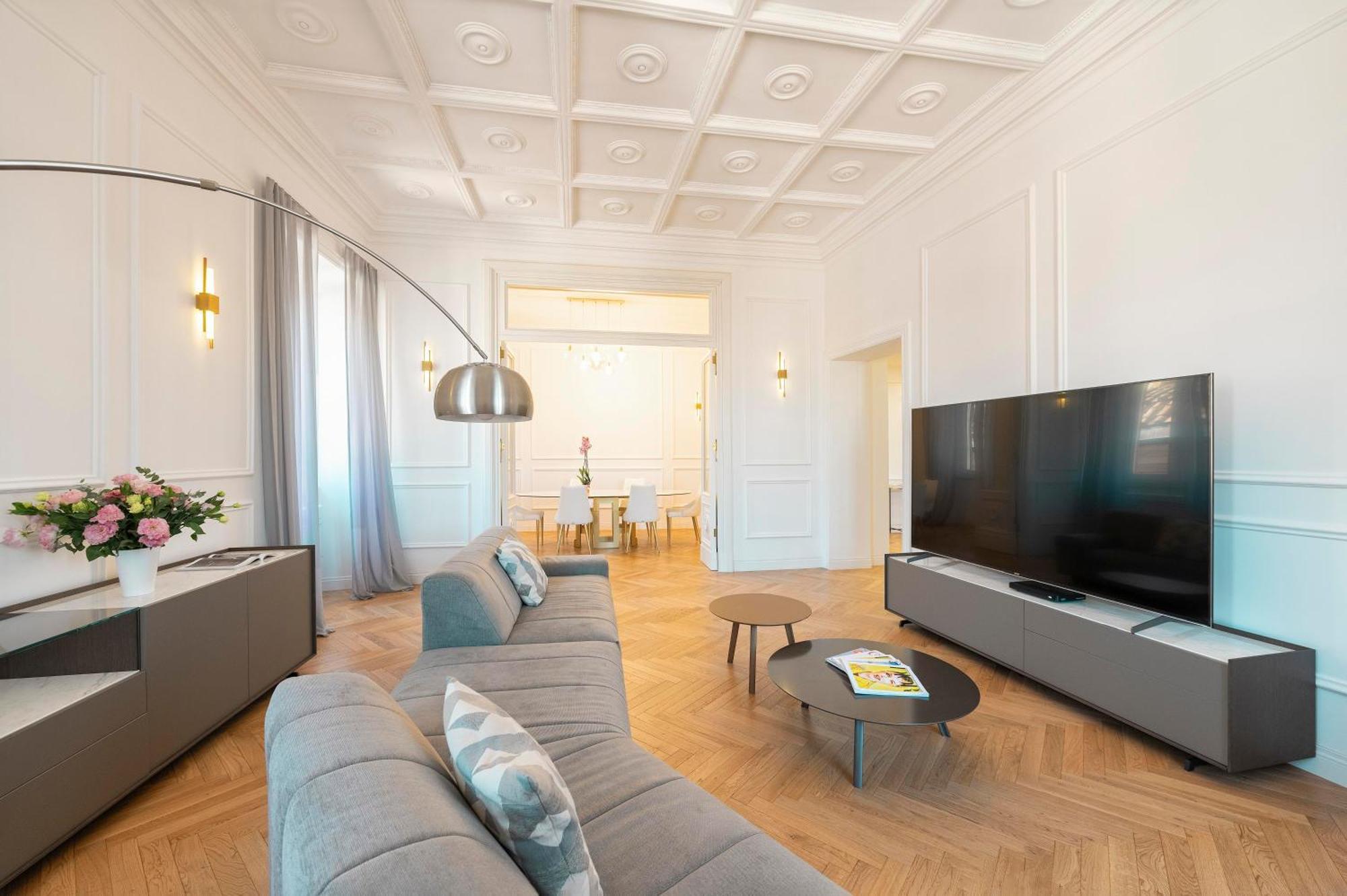 Sjr Luxury Apartment Trevi Fountain โรม ภายนอก รูปภาพ