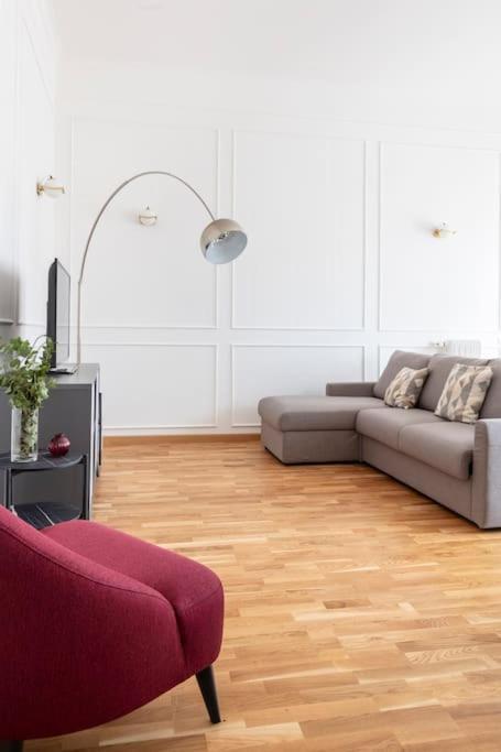 Sjr Luxury Apartment Trevi Fountain โรม ภายนอก รูปภาพ